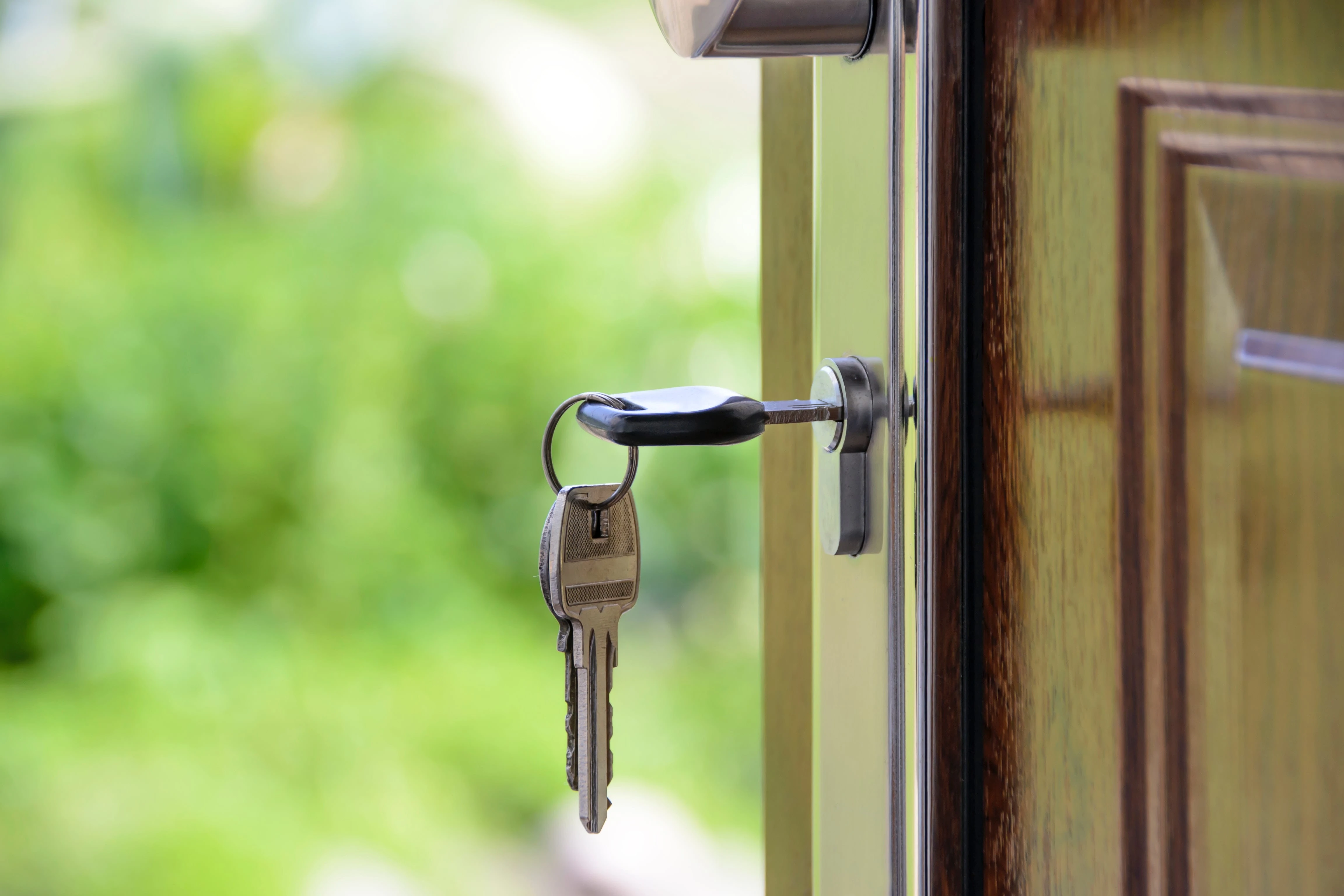 Mortgage Rates Drop Contrary to Interest Rate Increase - Julian Wadden