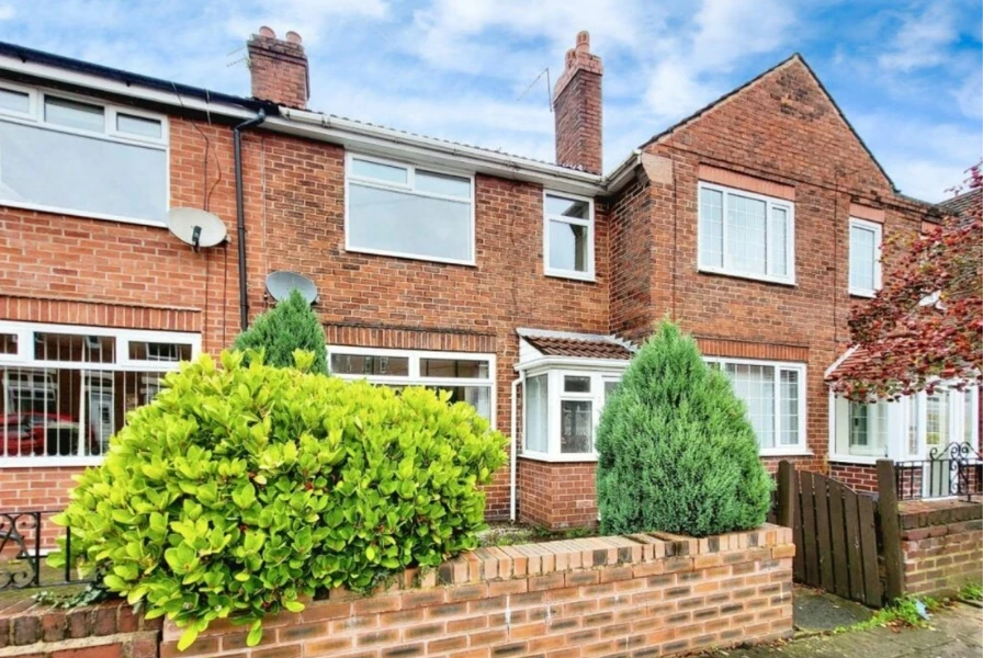 Burnfield Road, Reddish Burnfield Road, Reddish - Julian Wadden