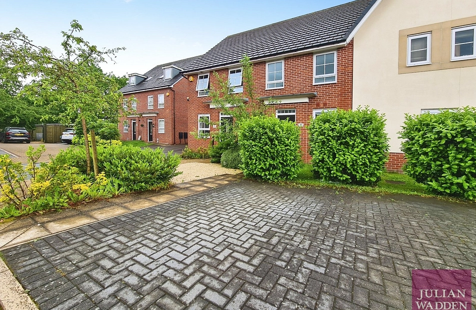 Maple Drive, Hattersley, Greater Manchester, SK14 - Julian Wadden