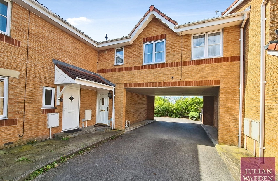 Regency Gardens, Hyde, Greater Manchester, SK14 - Julian Wadden