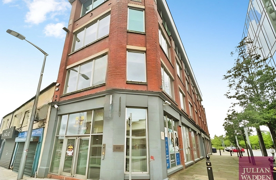 Wellington Road South, Stockport, SK4 - Julian Wadden