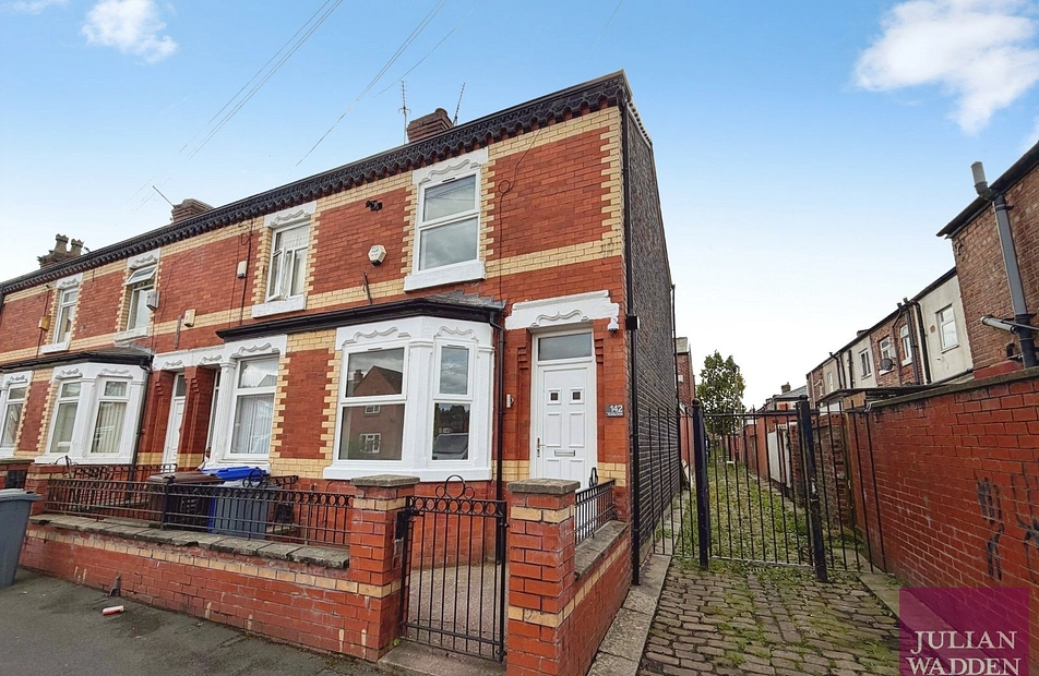 Buckley Road, Gorton, Manchester, M18 - Julian Wadden