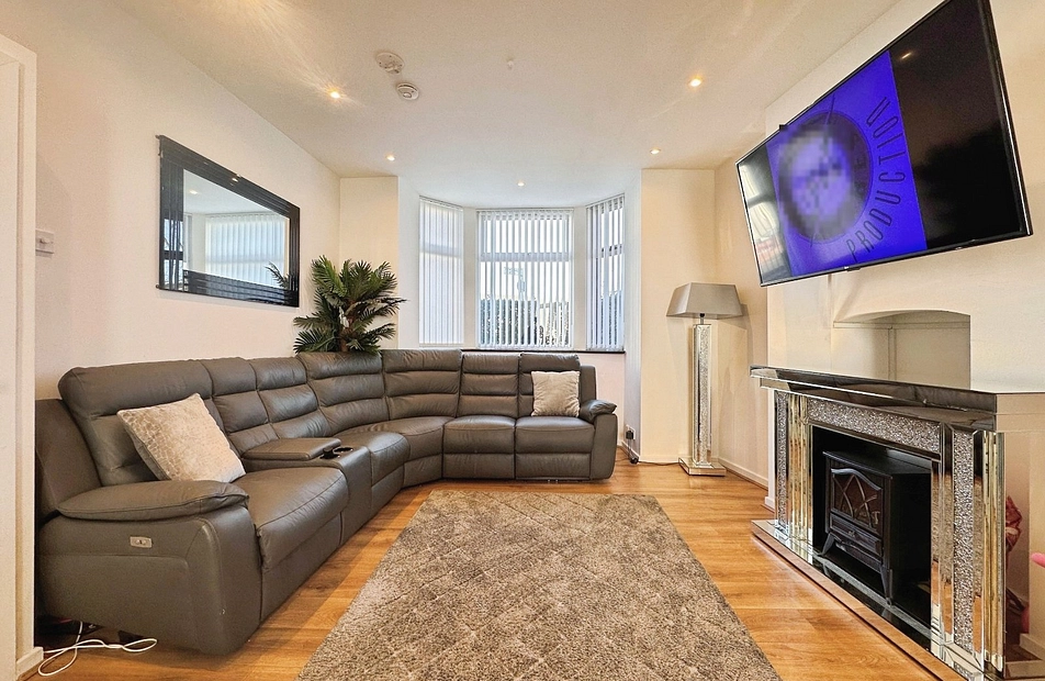 Hathersage Road, Manchester, Greater Manchester, M13 - Julian Wadden
