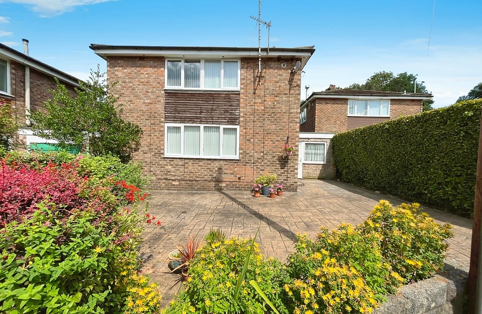 Pear Tree Close, Marple Bridge, Stockport, SK6 - Julian Wadden