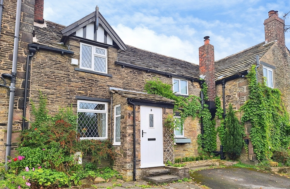 Hill Top, Romiley, Stockport, Greater Manchester, SK6 - Julian Wadden