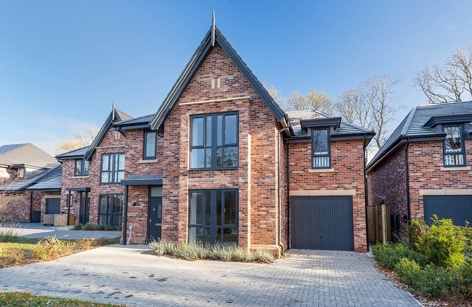 Further Hey Grove, Woodley, Stockport, Greater Manchester, SK6 - Julian Wadden