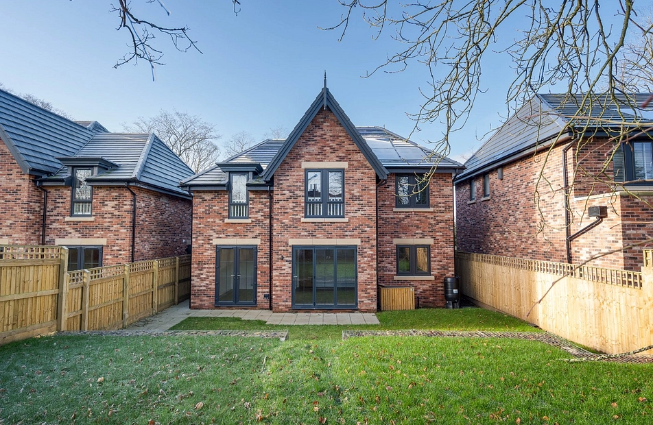 Further Hey Grove, Woodley, Stockport, Greater Manchester, SK6 - Julian Wadden