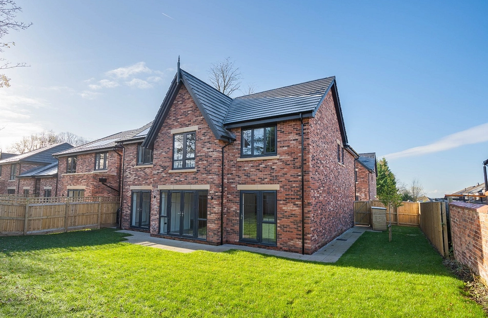 Further Hey Grove, Woodley, Stockport, Greater Manchester, SK6 - Julian Wadden