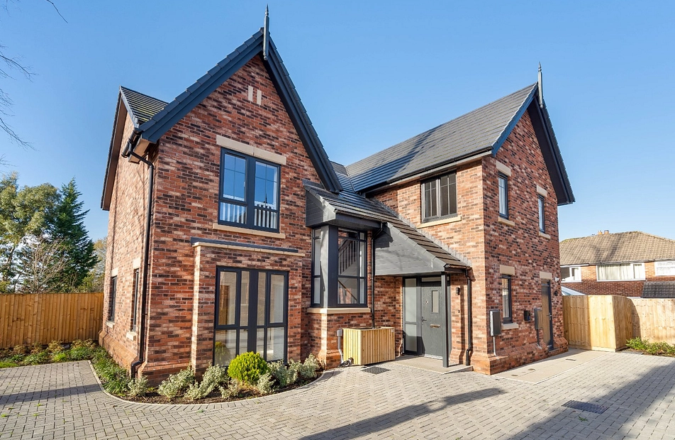 Further Hey Grove, Woodley, Stockport, Greater Manchester, SK6 - Julian Wadden
