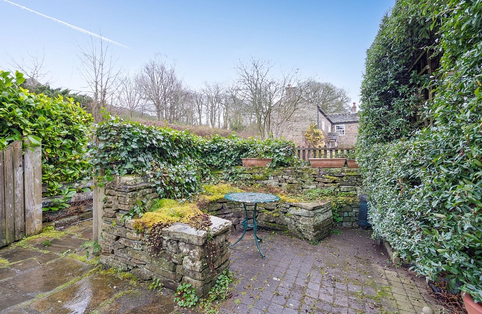 Moor End Road, Mellor, Stockport, Greater Manchester, SK6 - Julian Wadden