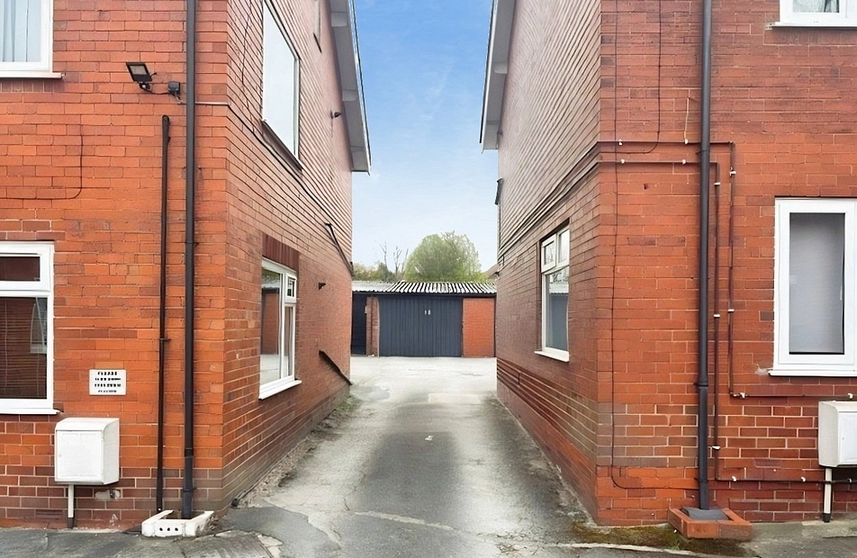 Harrytown, Romiley, Stockport, SK6 - Julian Wadden