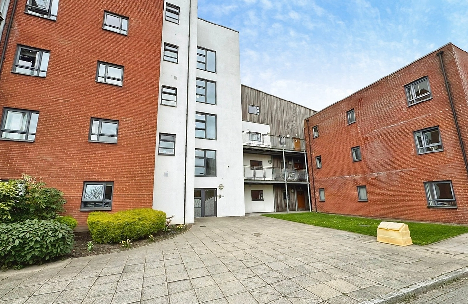 Montmano Drive, West Didsbury, Manchester, M20 - Julian Wadden