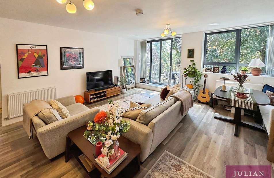 Bempton Drive, Didsbury, Manchester, M20 - Julian Wadden