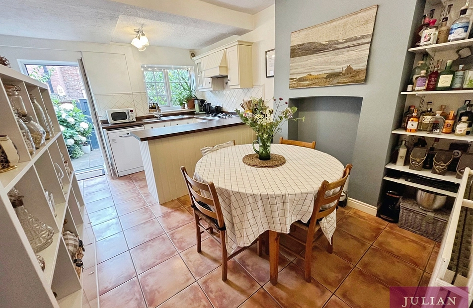 Davenfield Grove, Didsbury Village, Manchester, M20 - Julian Wadden