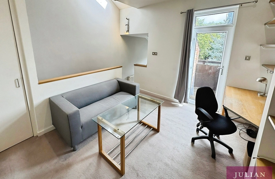 Egerton Terrace, Fallowfield, Manchester, M14 - Julian Wadden