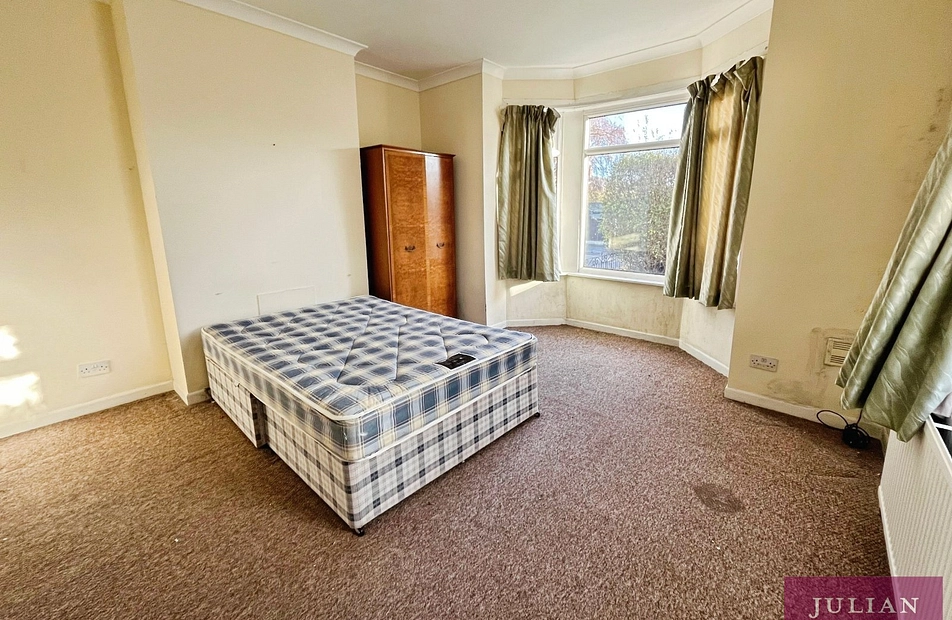 Ashford Road, Withington, Manchester, M20 - Julian Wadden