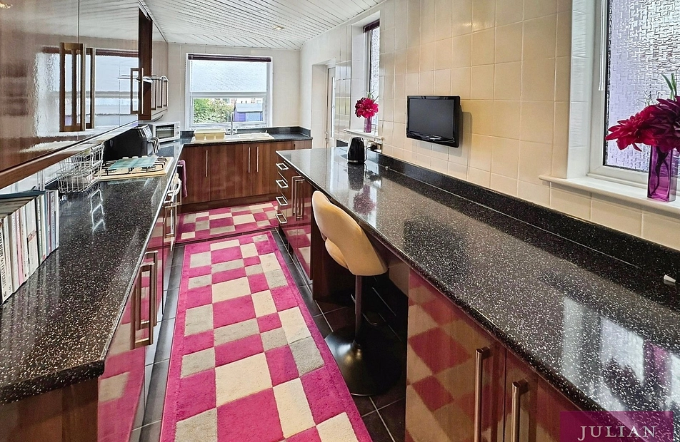 Queensway, East Didsbury, Manchester, M19 - Julian Wadden