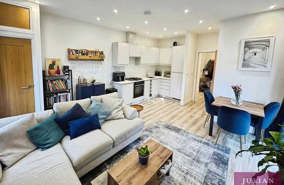 Oakwood House, 150 Barlow Moor Road, West Didsbury, Manchester, M20 - Julian Wadden