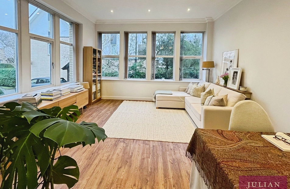 Dundreggan Gardens, Didsbury, Manchester, M20 - Julian Wadden