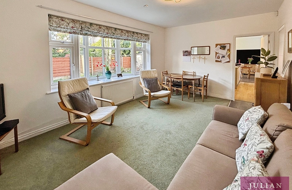 Parrs Wood Avenue, Didsbury, Manchester, M20 - Julian Wadden