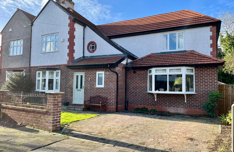 Parrs Wood Avenue, Didsbury, Manchester, M20 - Julian Wadden