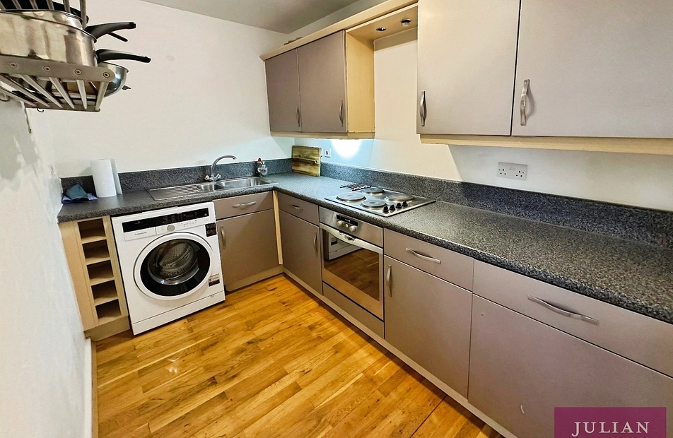 Fog Lane, Burnage, Manchester, M19 - Julian Wadden