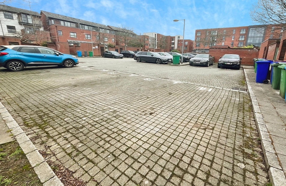 Montmano Drive, West Didsbury, Manchester, M20 - Julian Wadden