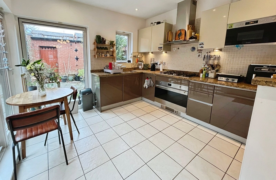 Montmano Drive, West Didsbury, Manchester, M20 - Julian Wadden