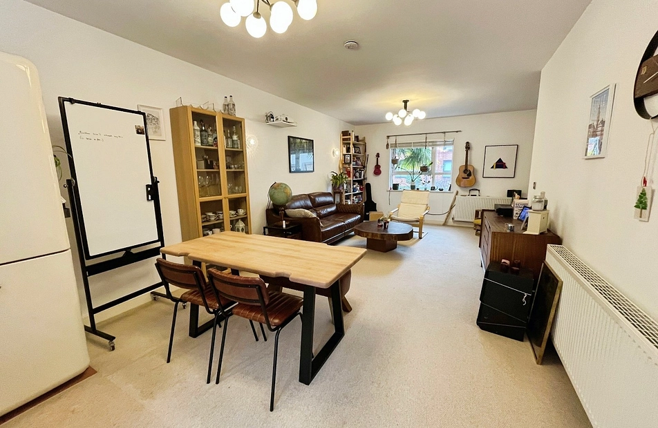 Montmano Drive, West Didsbury, Manchester, M20 - Julian Wadden