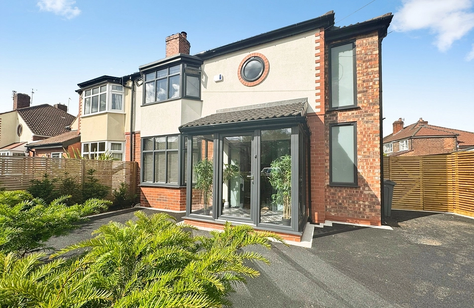 Kingsfield Drive, Didsbury, Manchester, M20 - Julian Wadden