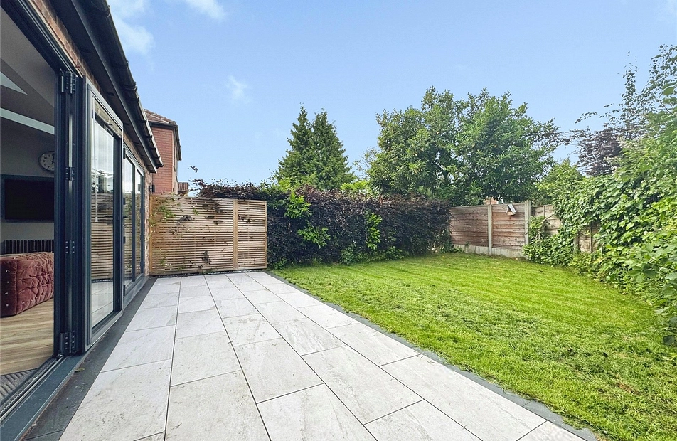 Kingsfield Drive, Didsbury, Manchester, M20 - Julian Wadden