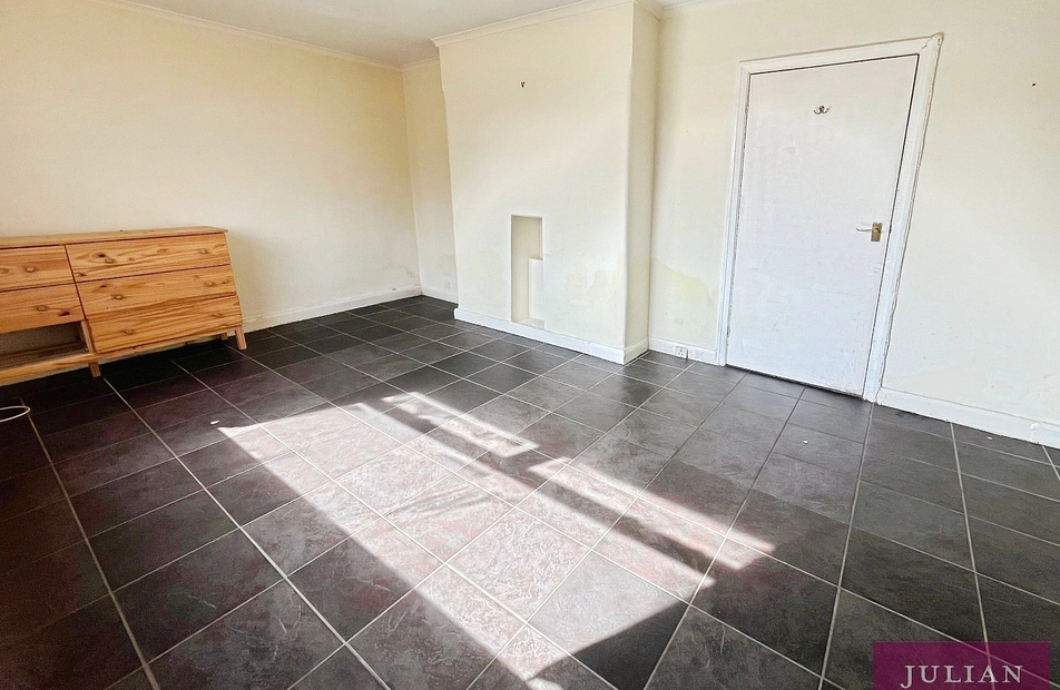 Dovedale Avenue, Withington, Manchester, M20 - Julian Wadden