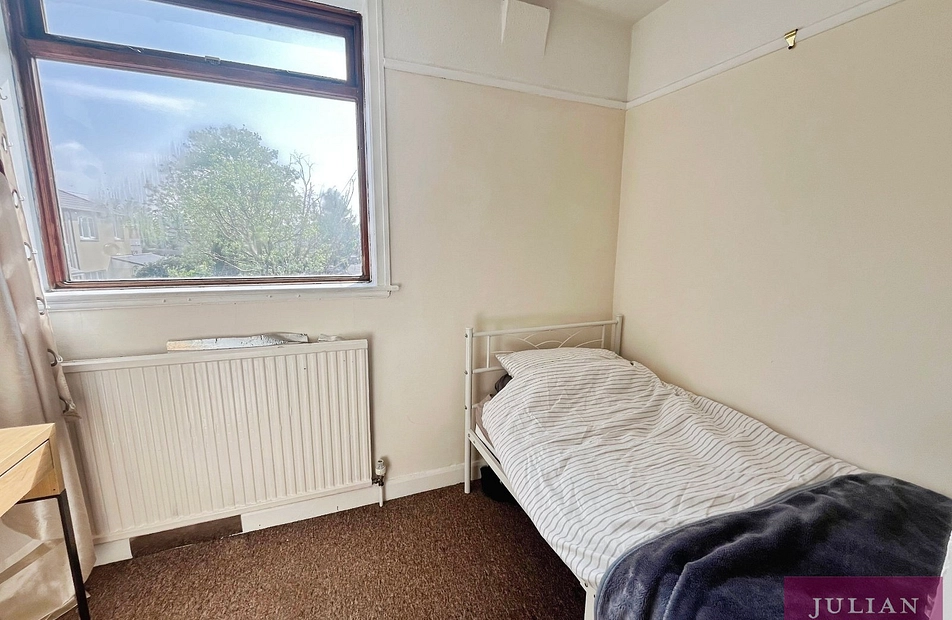 Dovedale Avenue, Withington, Manchester, M20 - Julian Wadden