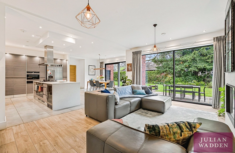 Bloomesbury Avenue, Didsbury, Manchester, M20 - Julian Wadden
