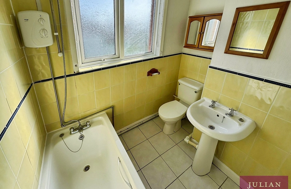 Golborne Avenue, Withington, Manchester, M20 - Julian Wadden