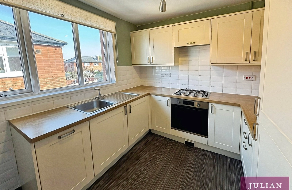 Golborne Avenue, Withington, Manchester, M20 - Julian Wadden