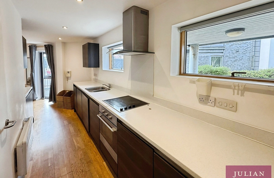 Barlow Moor Road, Chorlton, Manchester, M21 - Julian Wadden