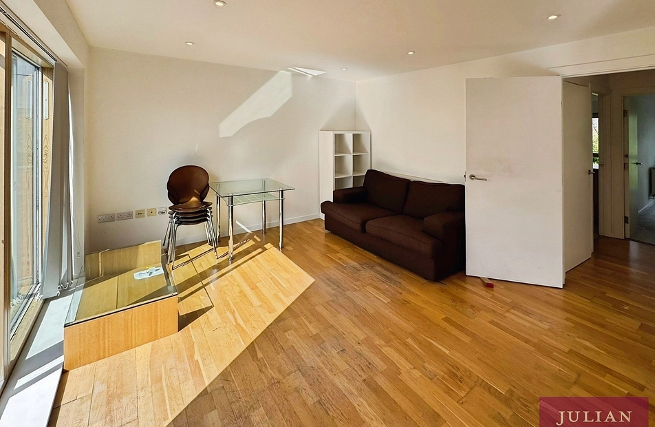 Barlow Moor Road, Chorlton, Manchester, M21 - Julian Wadden