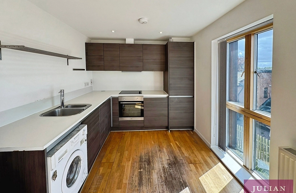 Barlow Moor Road, Chorlton, Manchester, M21 - Julian Wadden