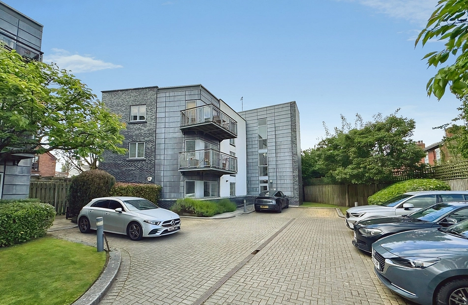 Barlow Moor Road, Chorlton, Manchester, M21 - Julian Wadden