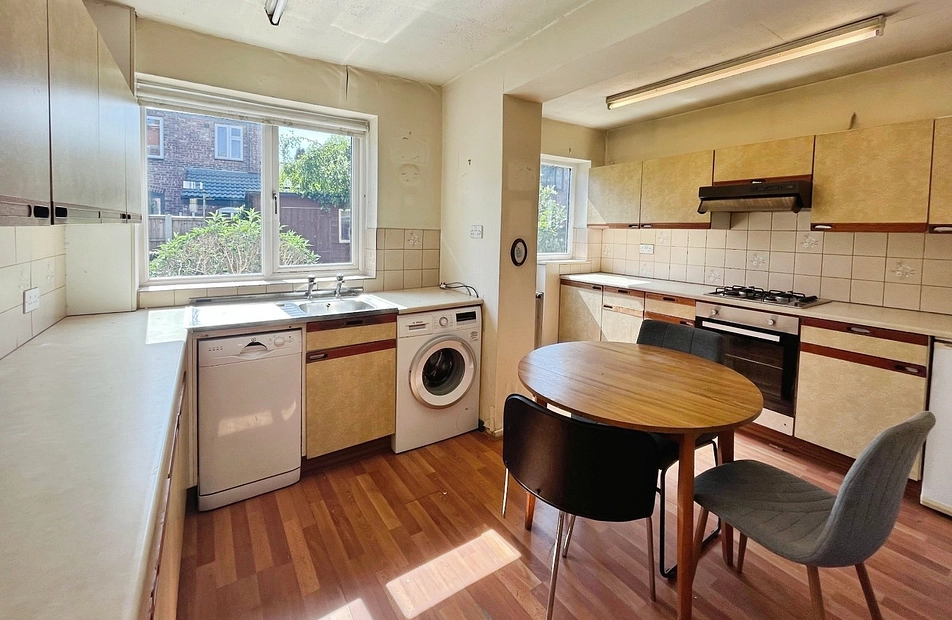 Austin Drive, Didsbury, Manchester, M20 - Julian Wadden