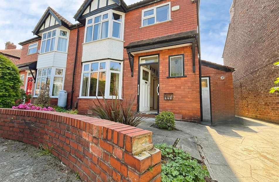 Austin Drive, Didsbury, Manchester, M20 - Julian Wadden
