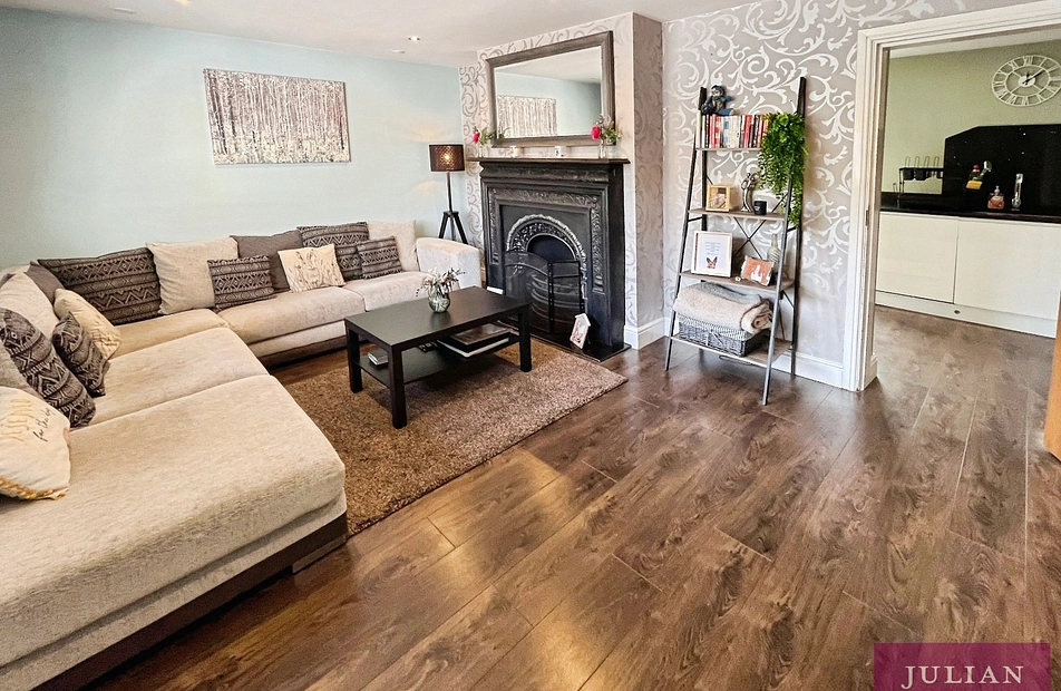 Leafield Avenue, Didsbury, Manchester, M20 - Julian Wadden