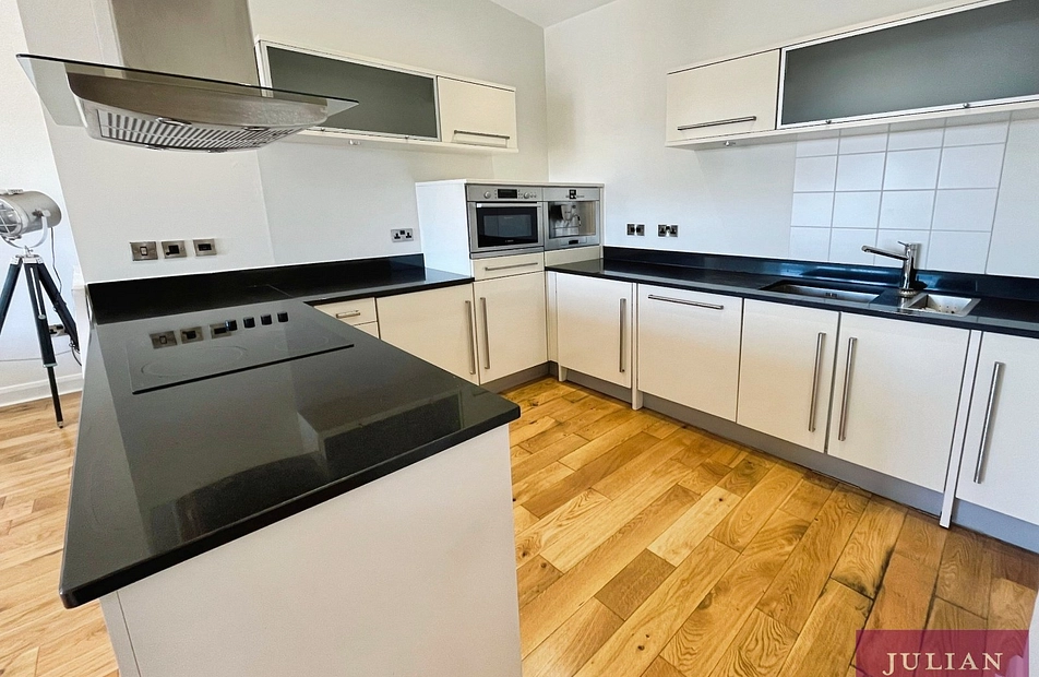 Wilmslow Road, Withington, Manchester, M20 - Julian Wadden