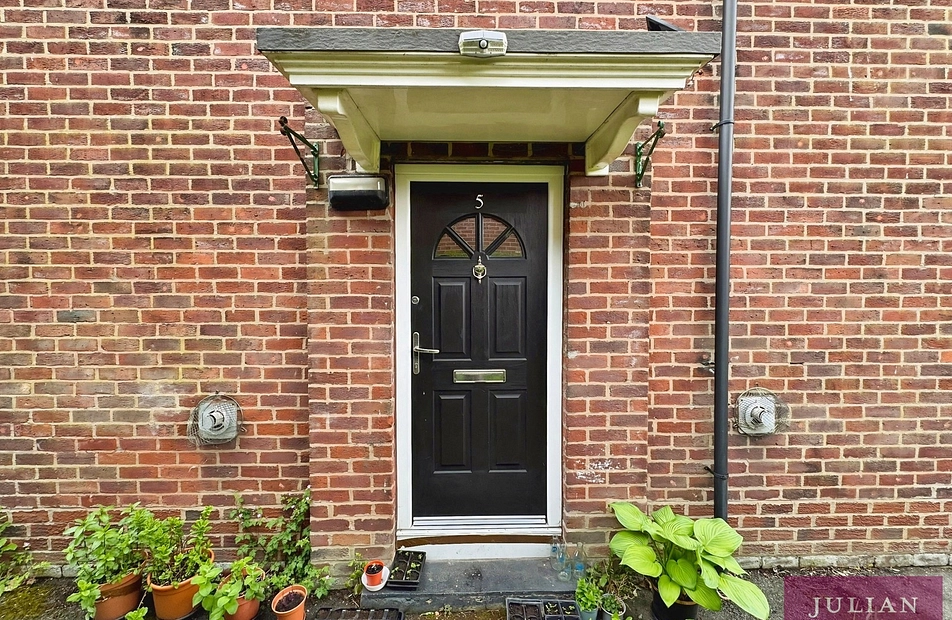 Winterburn Avenue, Chorlton, Manchester, M21 - Julian Wadden