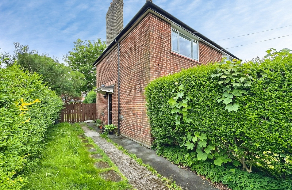 Winterburn Avenue, Chorlton, Manchester, M21 - Julian Wadden