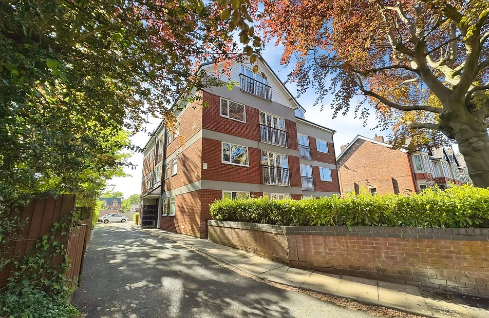 Heaton Road, Withington, Manchester, M20 - Julian Wadden