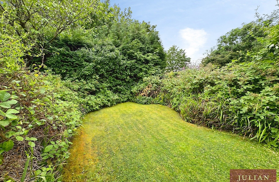 Uppermill Drive, Burnage, Manchester, M19 - Julian Wadden