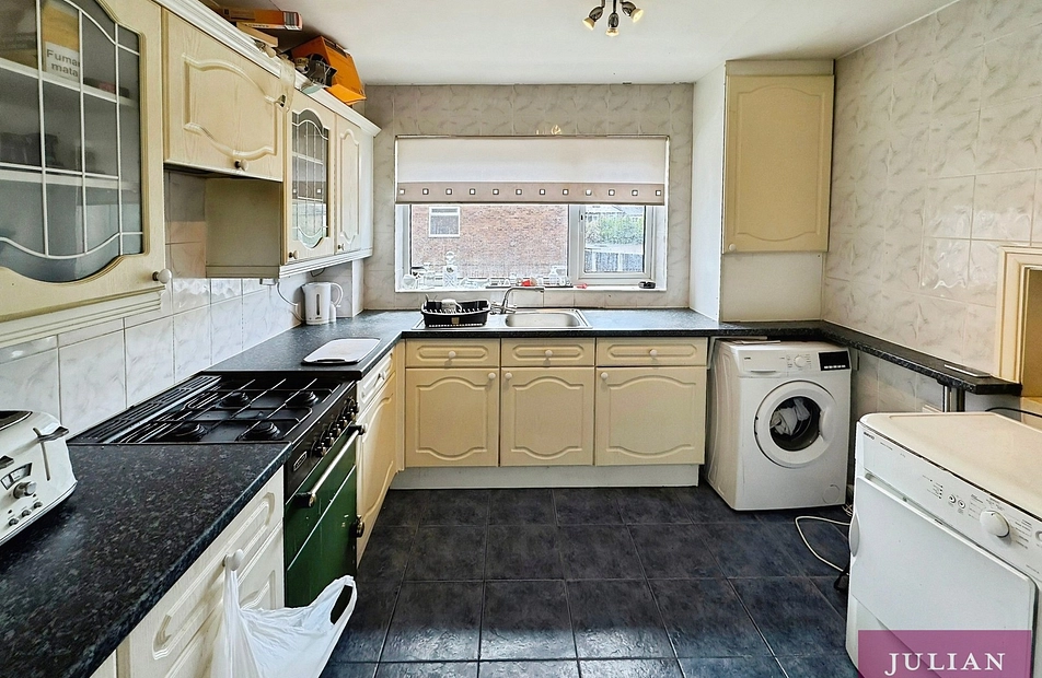 Florence Park Court, Fog Lane, Didsbury, Manchester, M20 - Julian Wadden