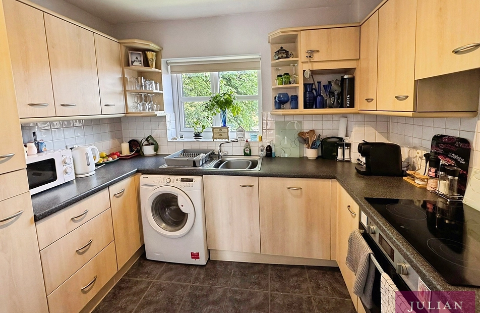 Raleigh Close, West Didsbury, Manchester, M20 - Julian Wadden